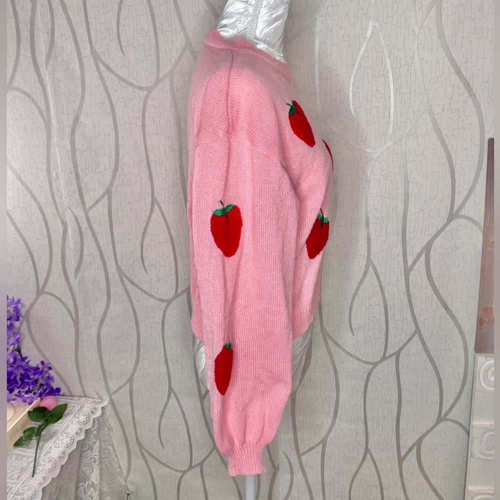 🎀🍓 Pink Knit Whimsical Strawberry Flounce Sleeve Sweater 🍓🎀 NWT - Picture 9 of 10